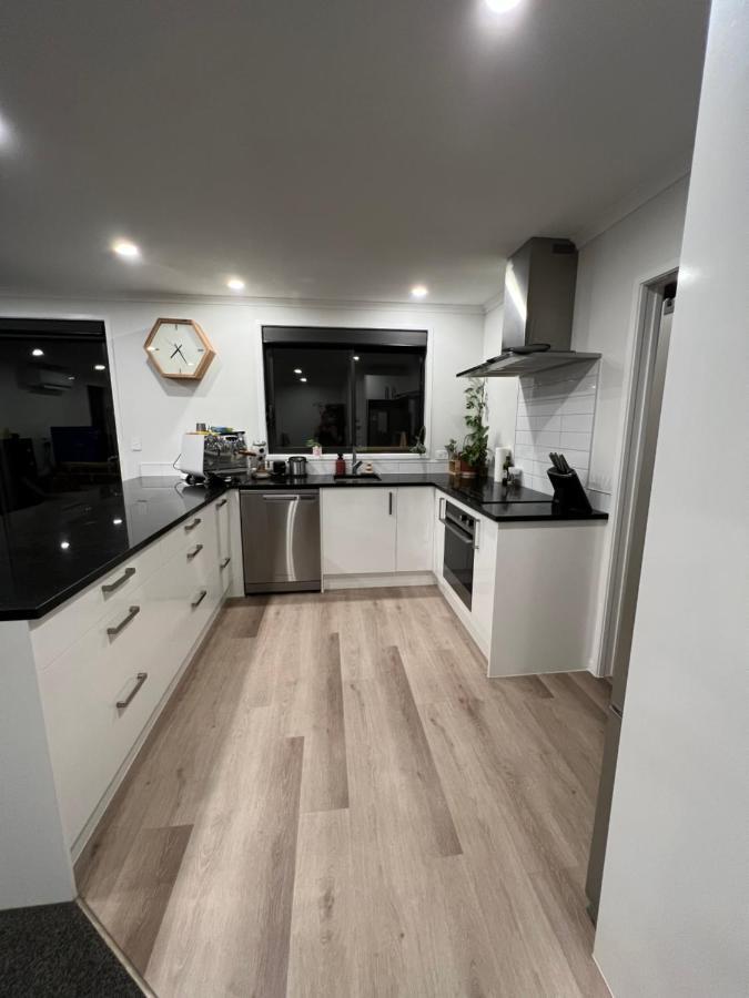 Convenient And Comfortable Waitara Exterior photo