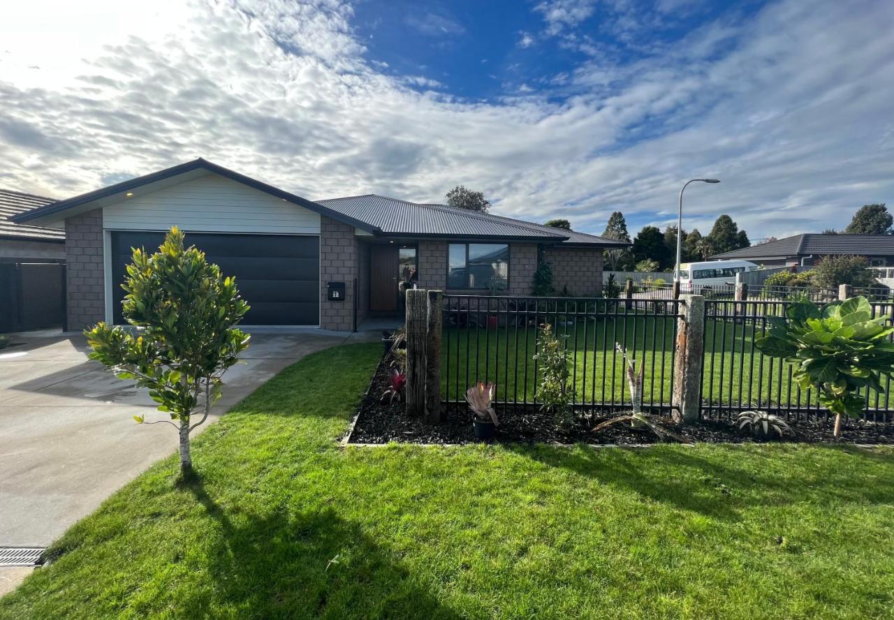 Convenient And Comfortable Waitara Exterior photo